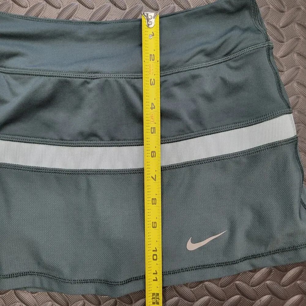 Nike Dri-FIT Skort Women's Small Green Tennis Golf Pickleball Athletic Skirt